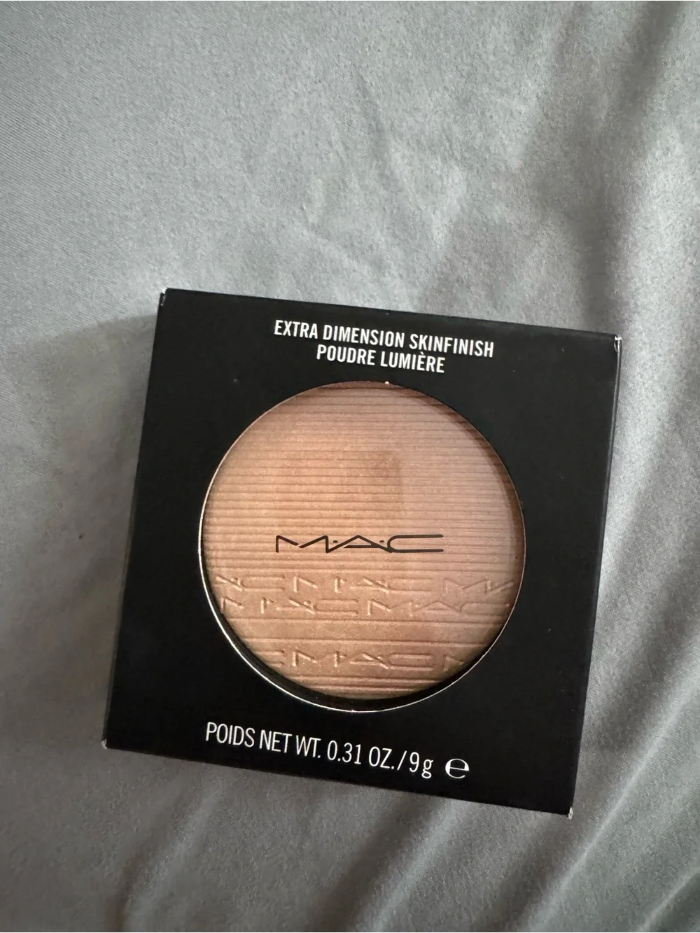 MAC Cosmetics Extra Dimension Skinfinish Radiant Bronze Highlighter - show gold